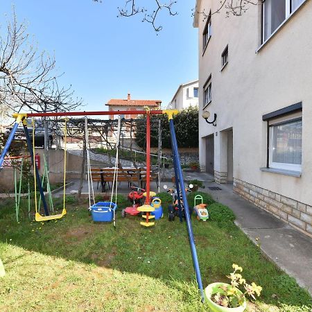 Traditional Apartment In Zadar With Garden Room photo